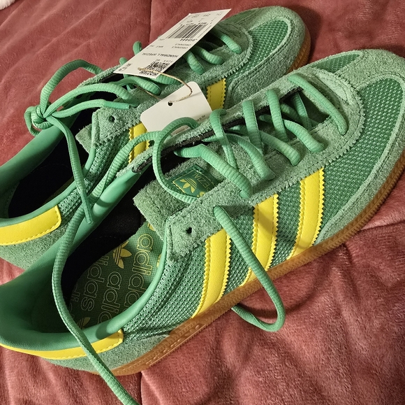 Adidas Originals Green with Yellow Stripes - Picture 2 of 3